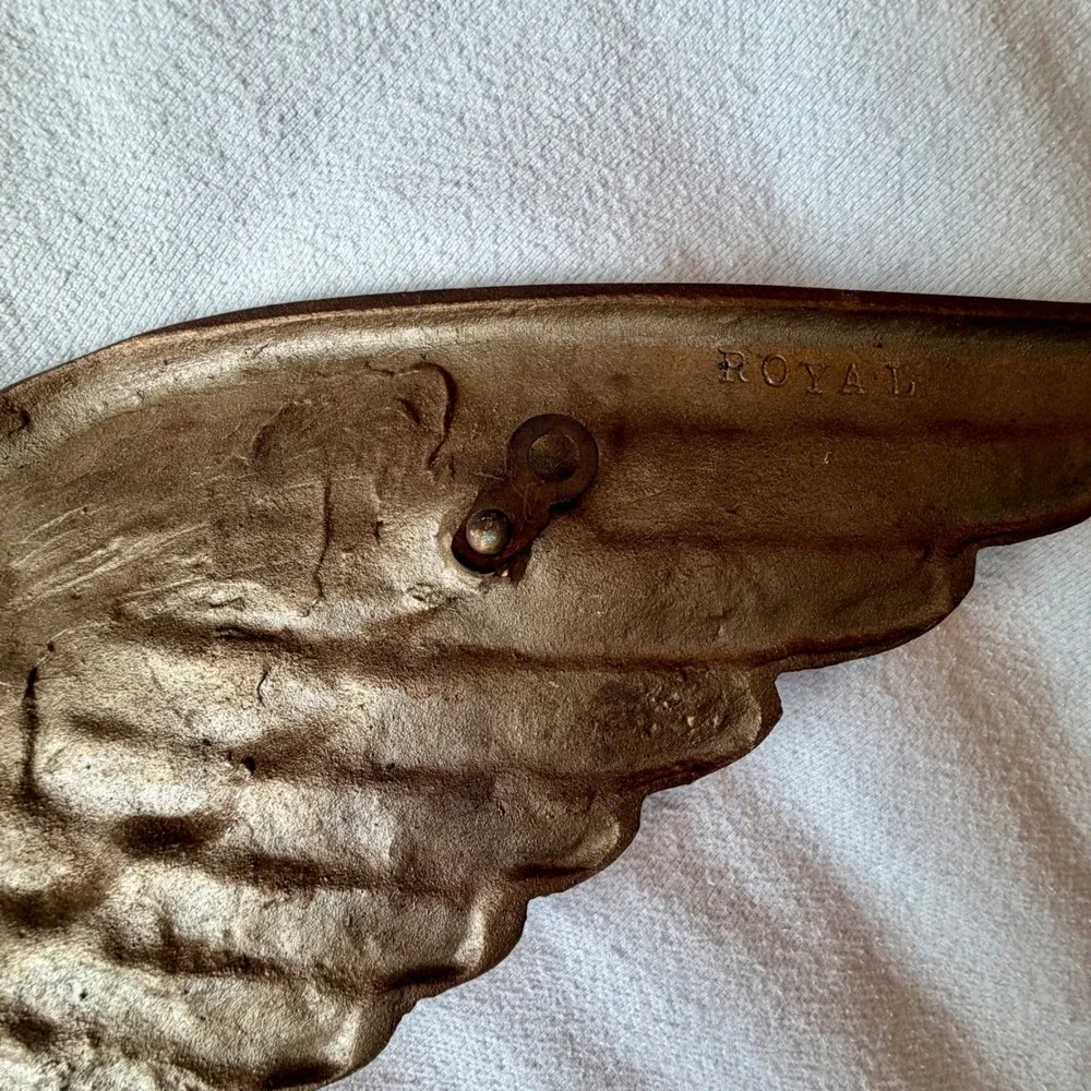 Vintage Royal Cast Metal Eagle Wall Hanging Plaque Bronze Tone 23 Inch Americana